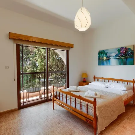 Kyparissos Apartment