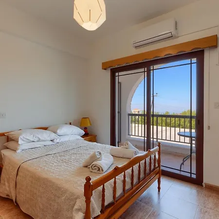 Apartment Kyparissos