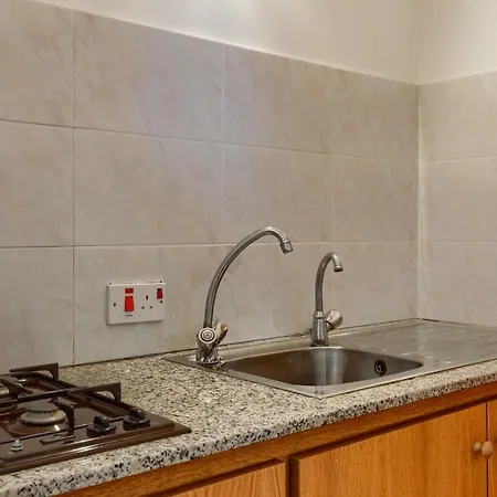 Apartment Kyparissos *